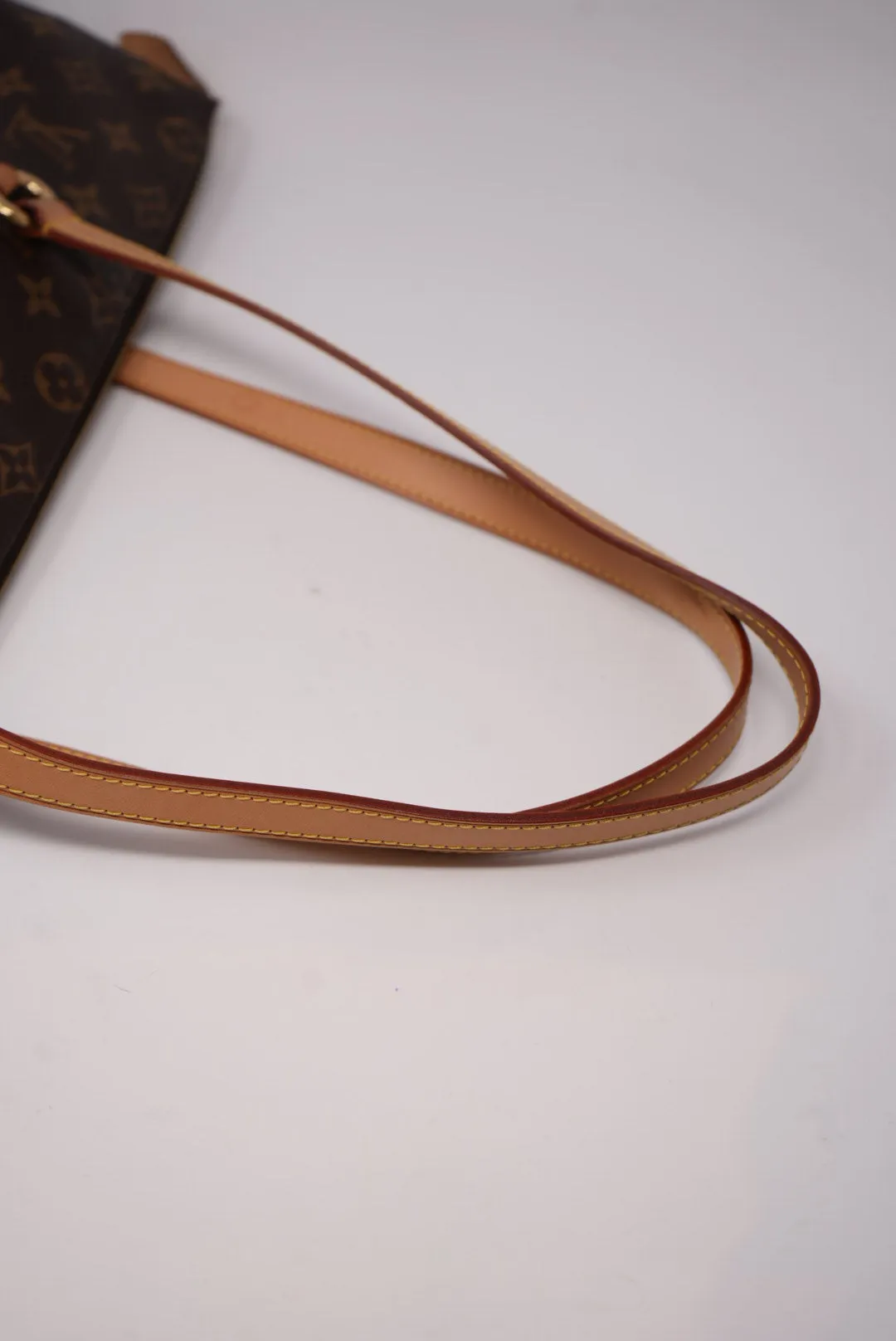 LOUIS VUITTON 2010 Tote Bag Monogram