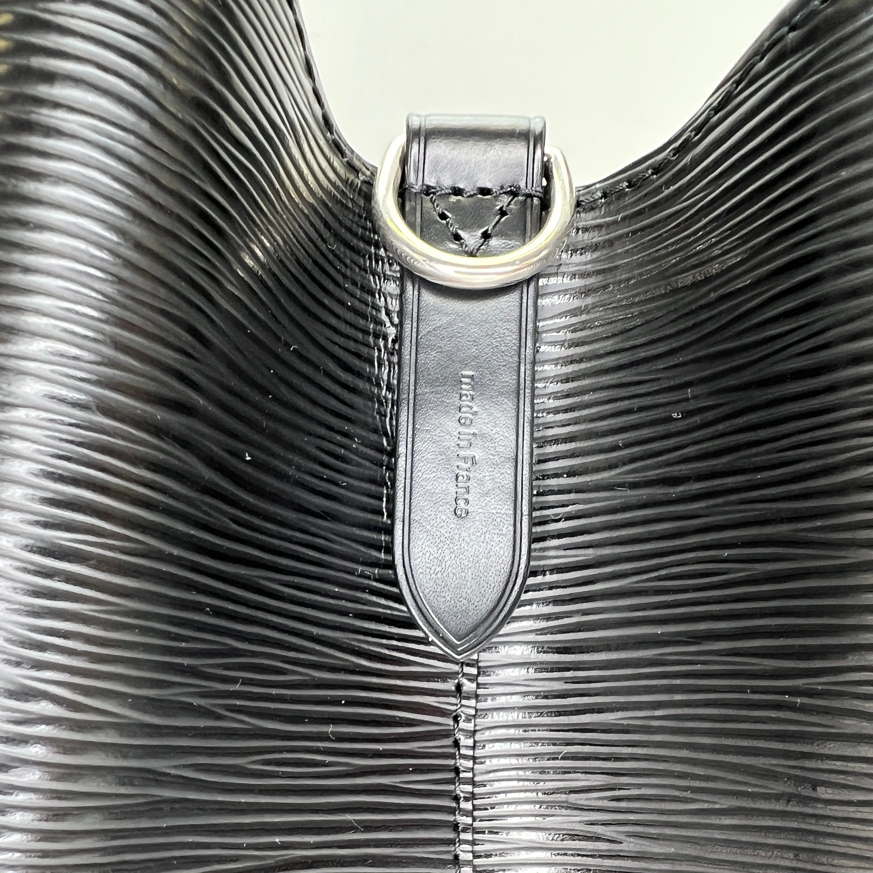NeoNoe MM Black Bucket Bag in Epi Leather, Silver hardware