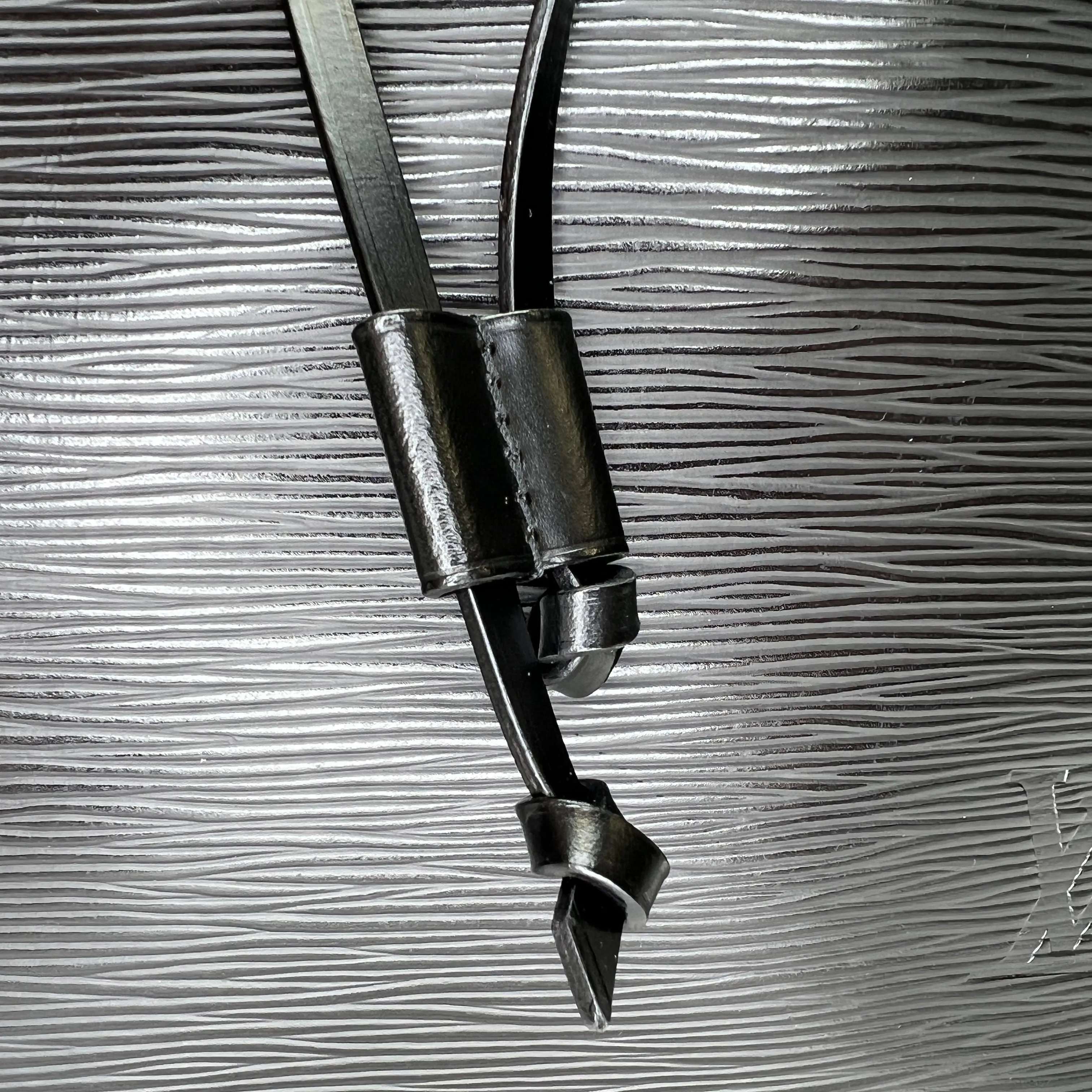 NeoNoe MM Black Bucket Bag in Epi Leather, Silver hardware