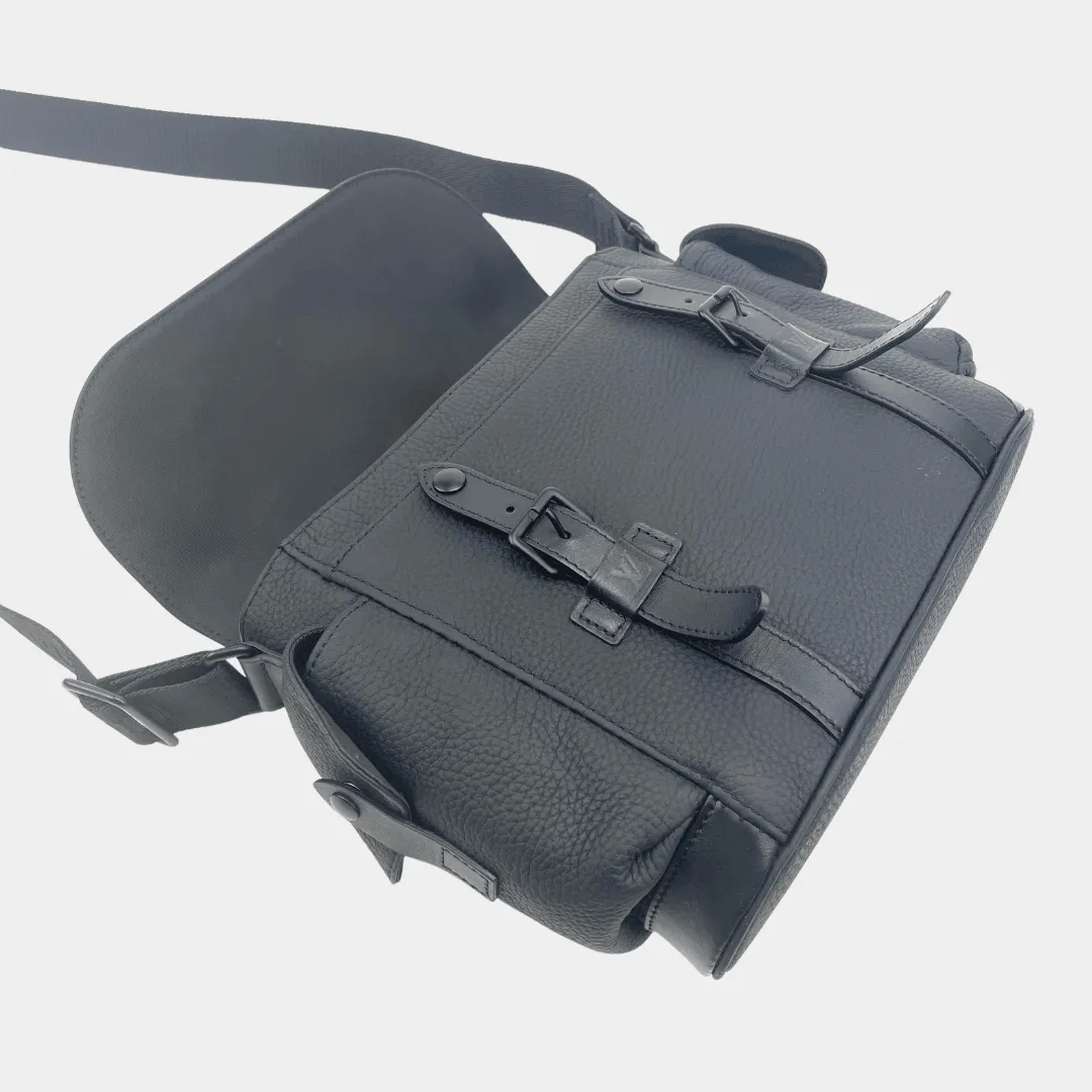 Trendy Inspired Louis Vuitton Black Taurillon Leather Christopher Messenger Bag