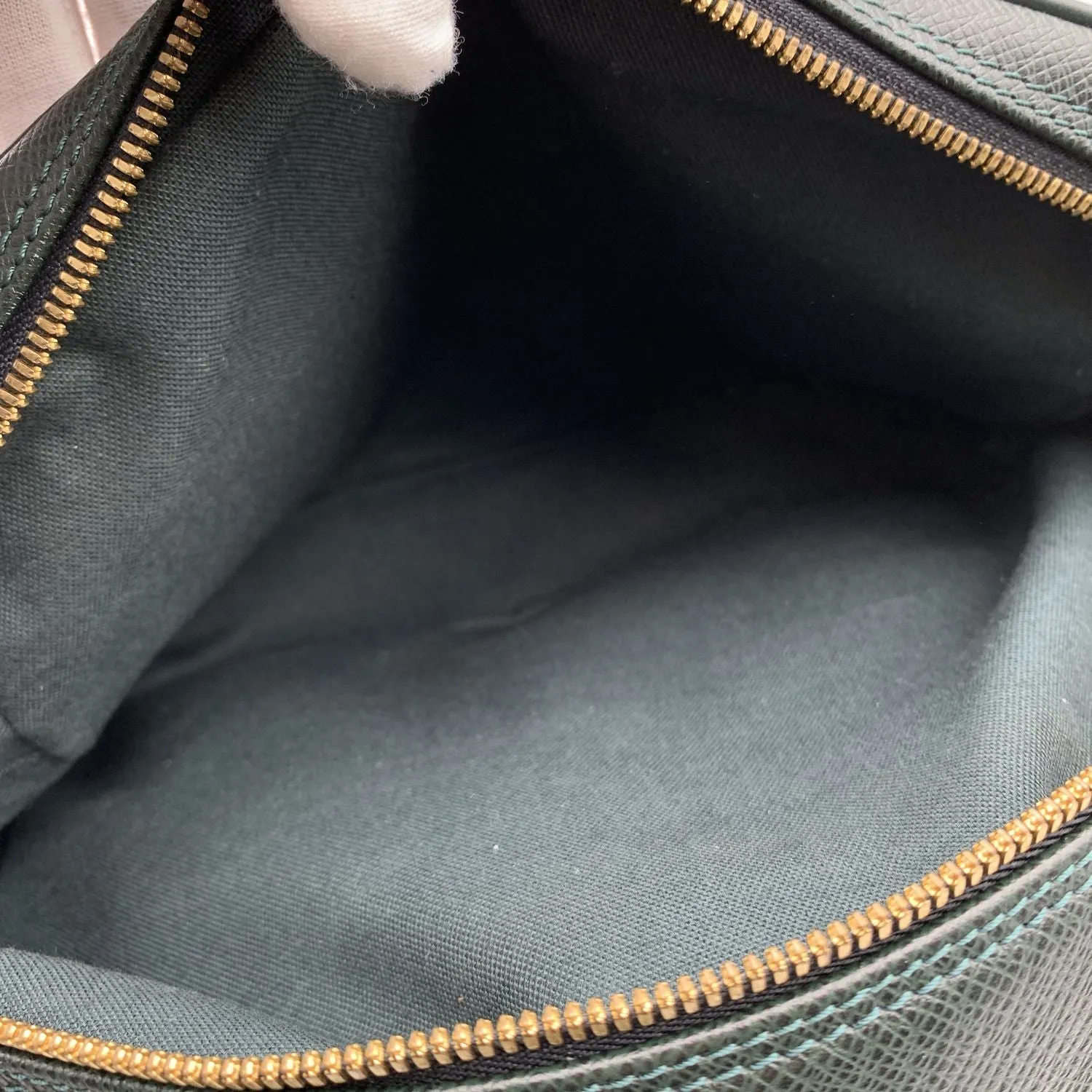 Trendy Inspired Louis Vuitton Green Taiga Leather Reporter Pm Messenger Bag