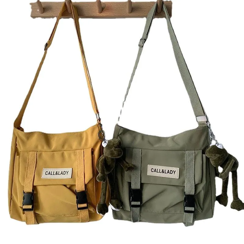 Trendy Large Capacity Women's Nylon Messenger Bag
