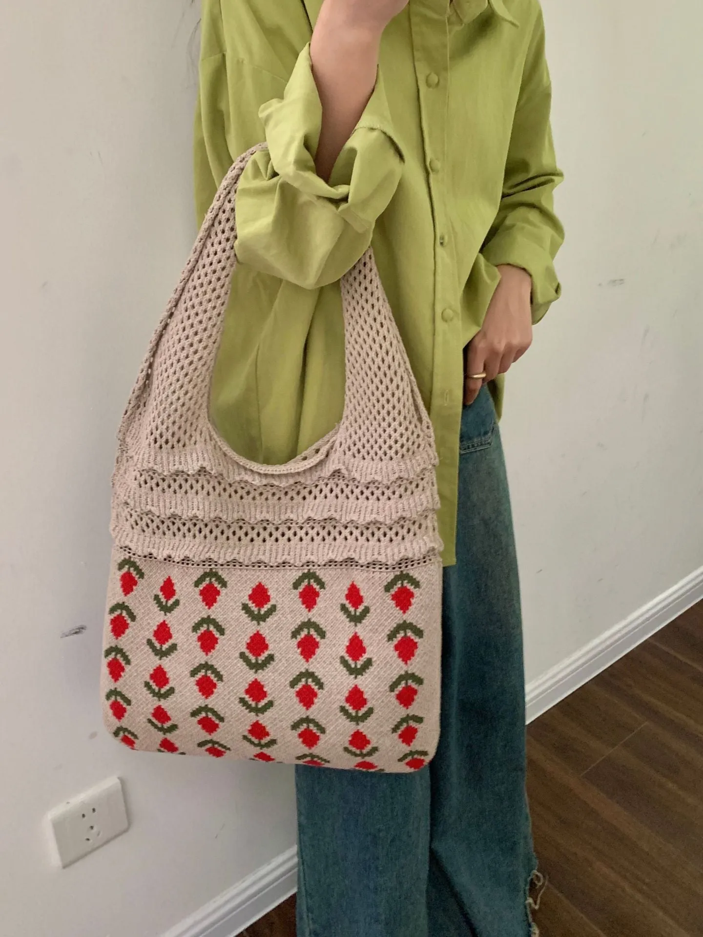 Women's Retro Woven Shoulder Bag