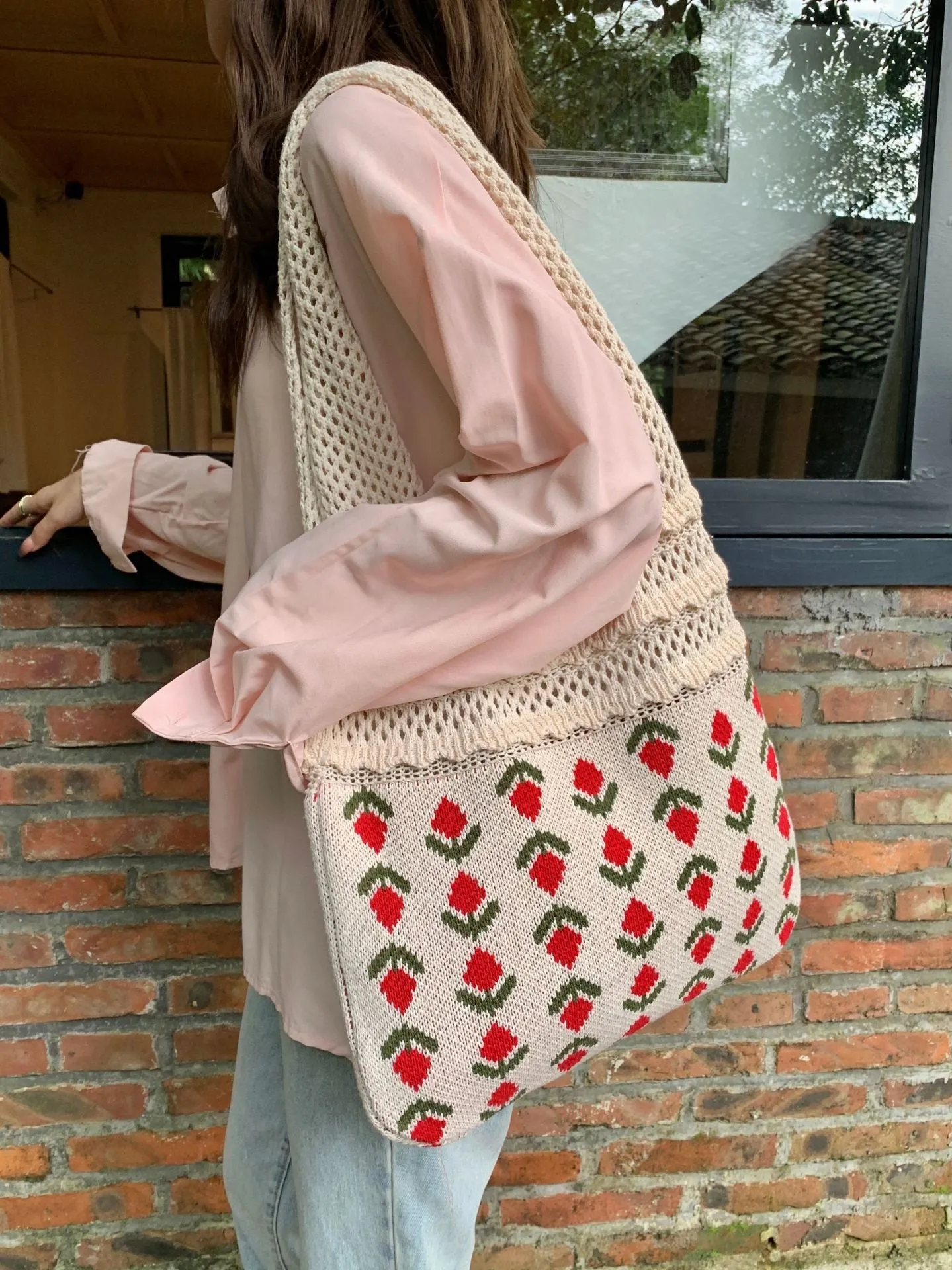 Women's Retro Woven Shoulder Bag