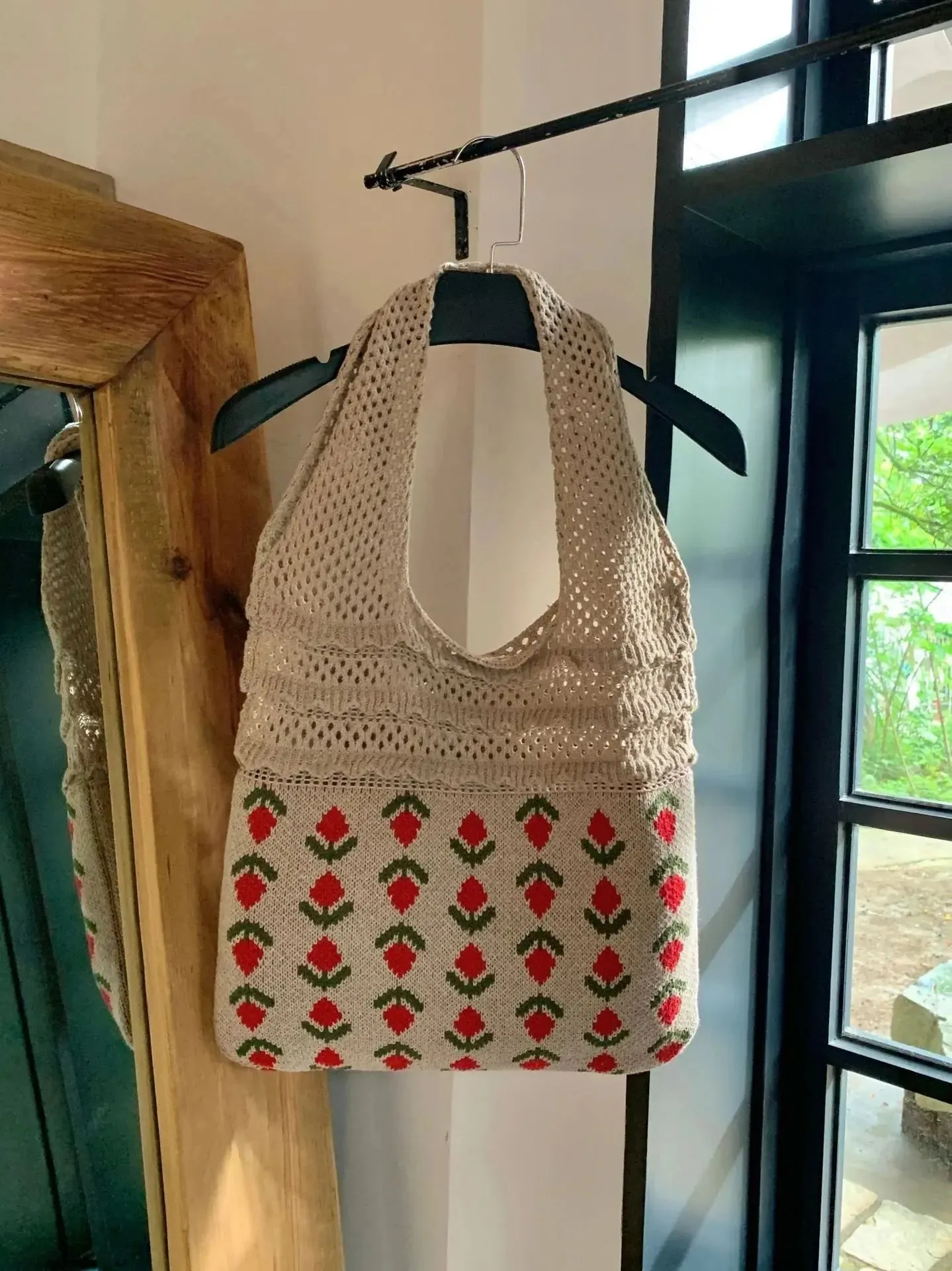 Women's Retro Woven Shoulder Bag