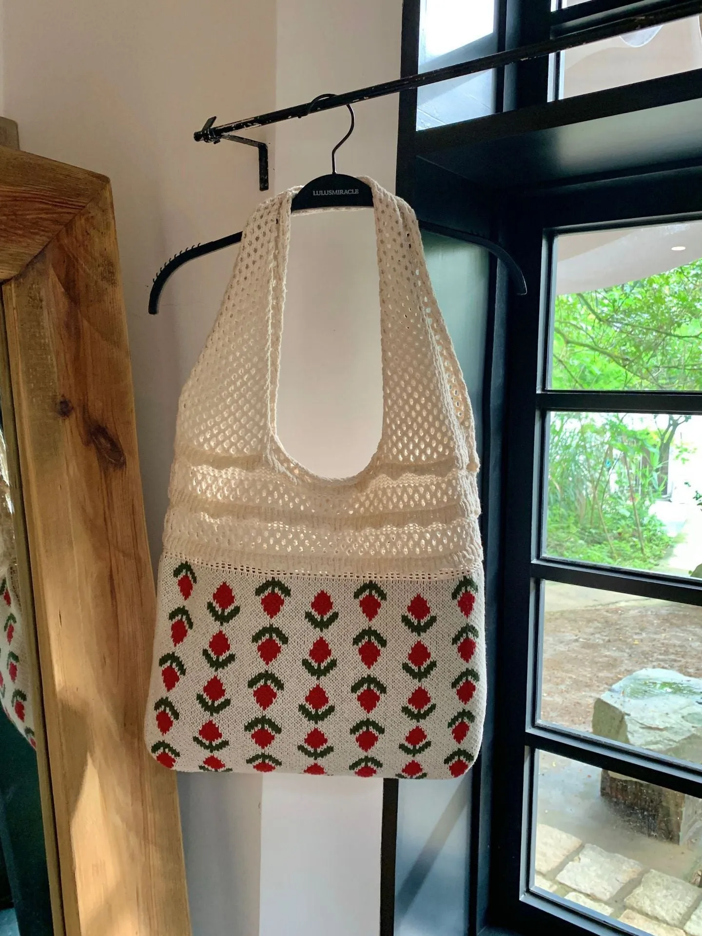 Women's Retro Woven Shoulder Bag