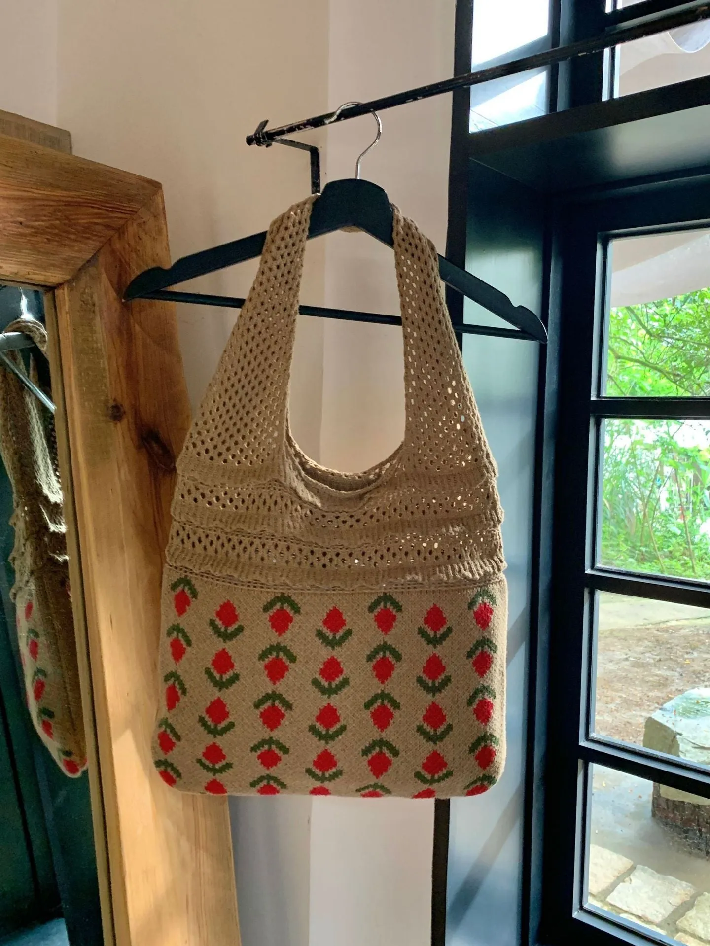 Women's Retro Woven Shoulder Bag